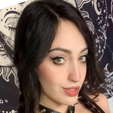 Brisen LeStrange: Modella disponibile per video a richiesta su FootFetishCustom.com