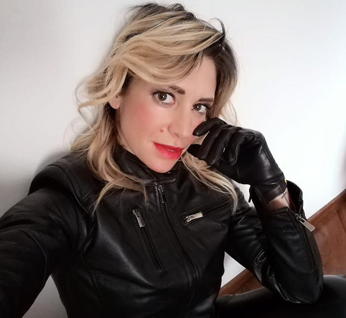 Eleonore: Una delle modelle selezionabili per la realizzazione di video foot fetish personalizzati