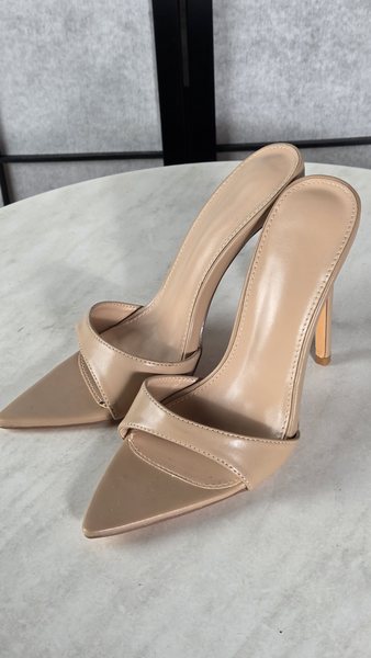 Scarpa 002, misura EU 36