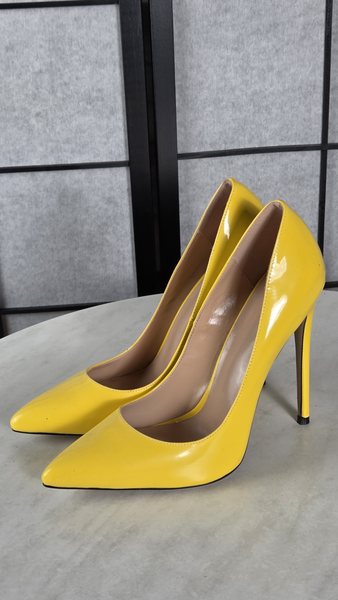 Scarpa 011, misura EU 38