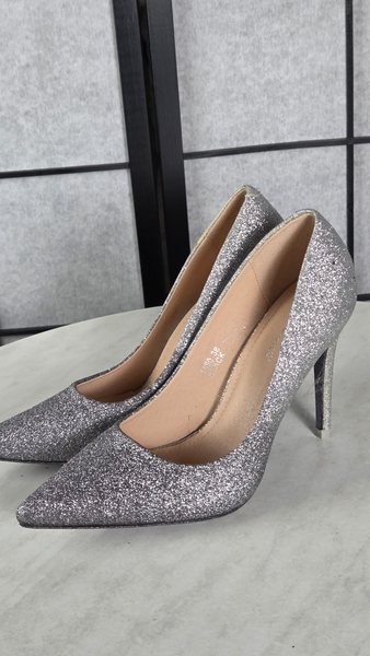 Scarpa 023, misura EU 38