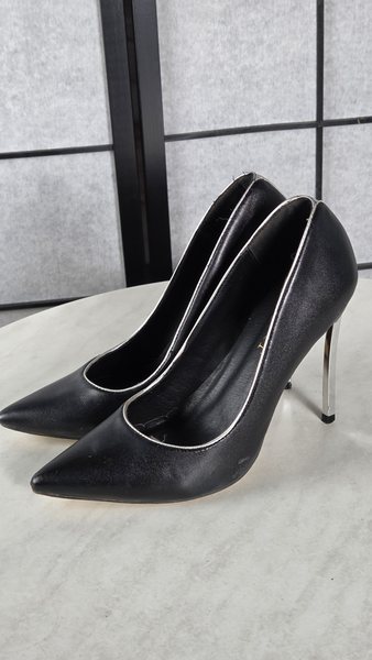 Scarpa 051, misura EU 39